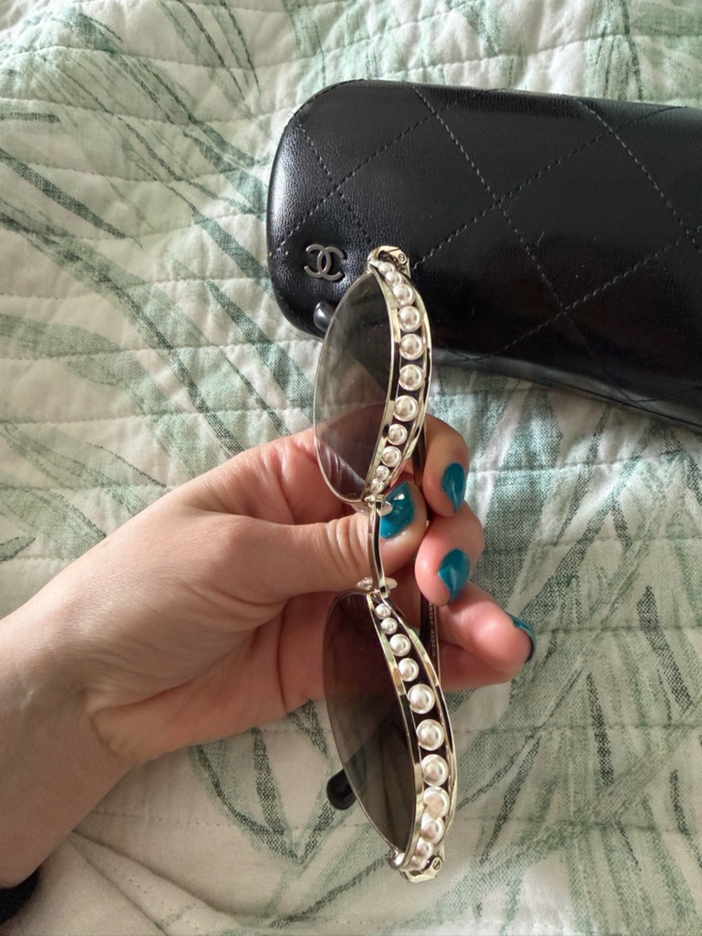 CHANEL Gold Frame Brown Lens Sunglasses with Pearl Trim - Picture 4 of 5